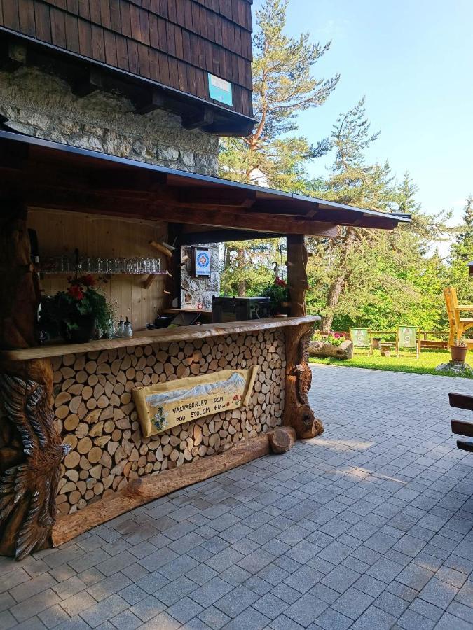 Valvasorjev Dom Pod Stolom Hostel Zirovnica Kültér fotó