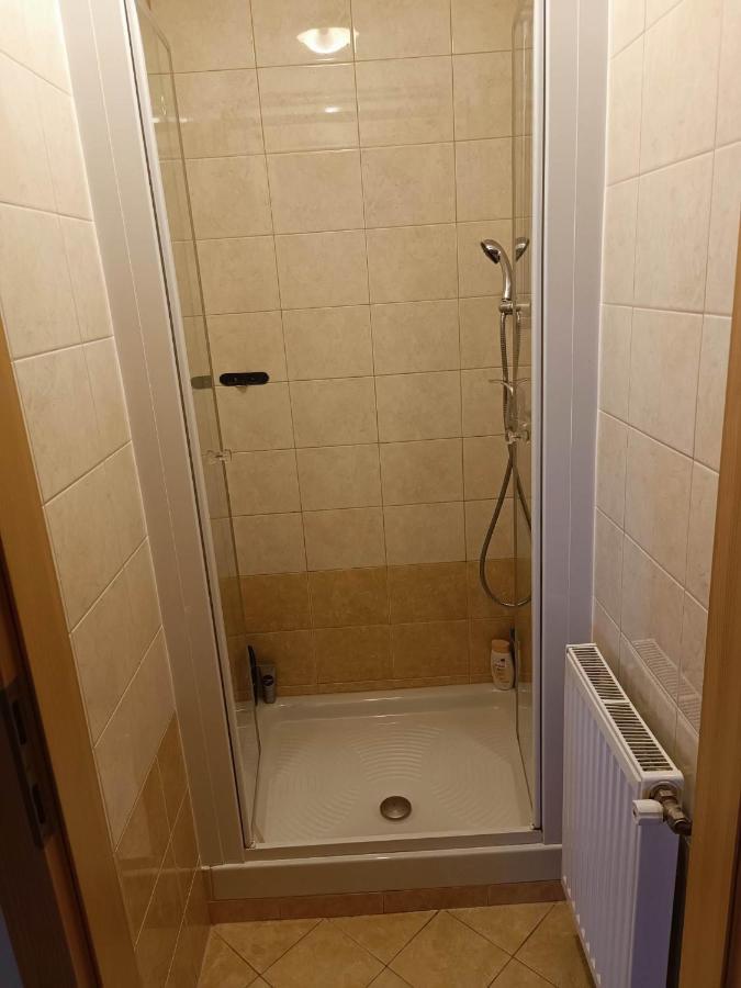 Valvasorjev Dom Pod Stolom Hostel Zirovnica Kültér fotó